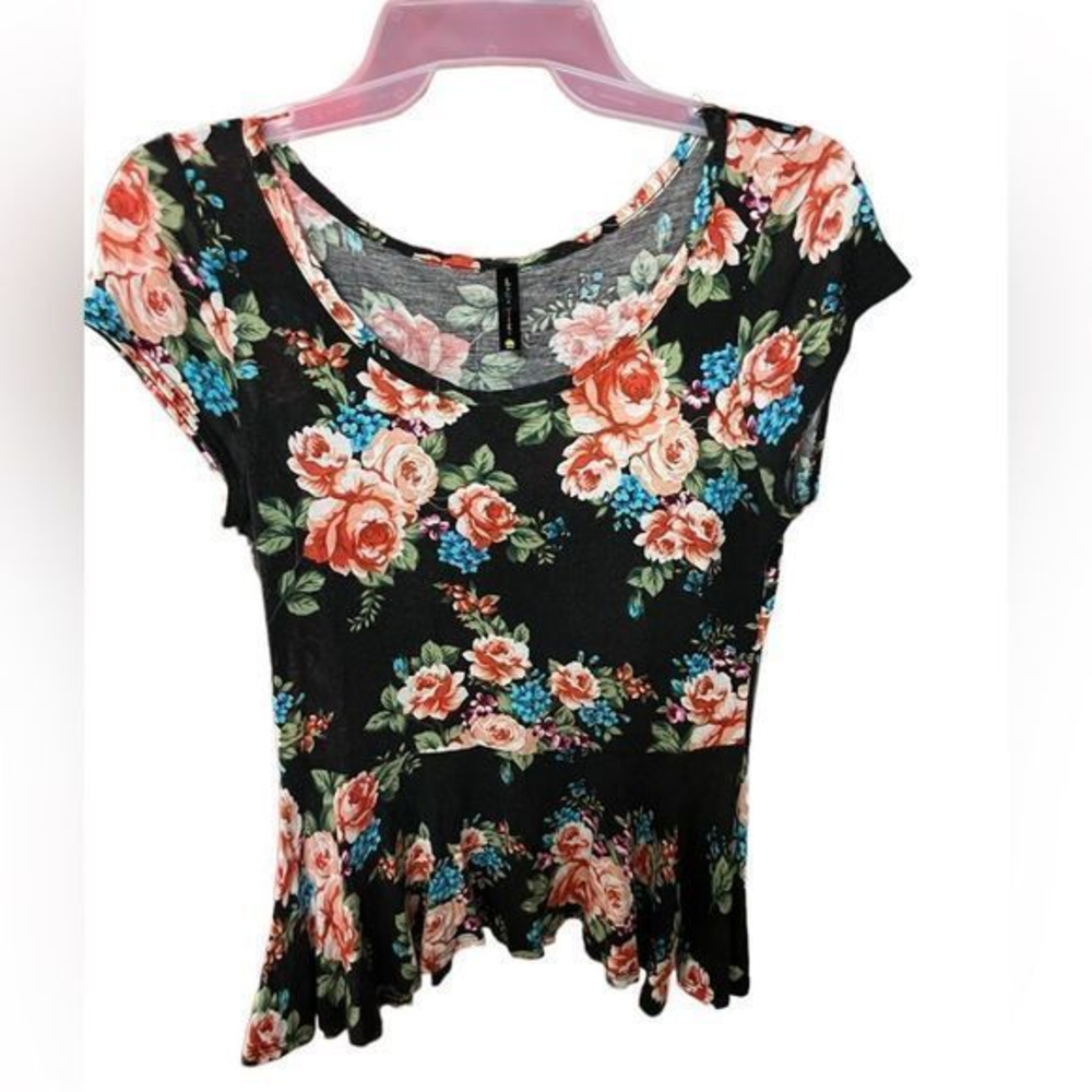 Women’s size large Luna‎ Tiks short sleeve top - black with flowers